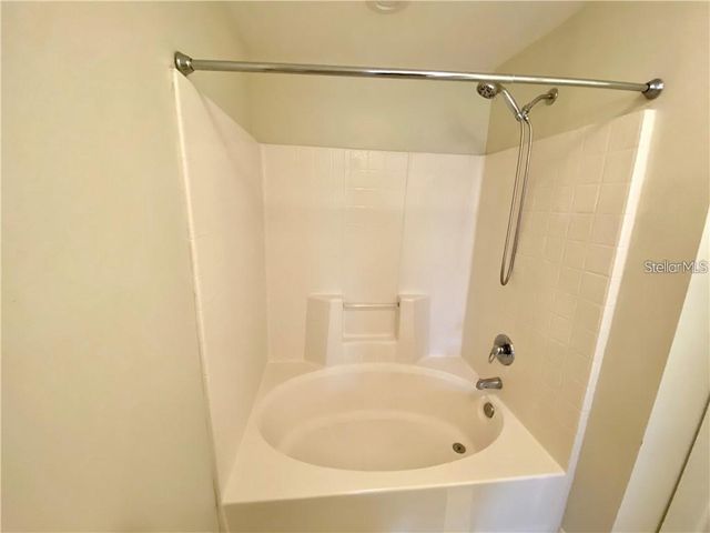5655 BENTGRASS DRIVE 9-111, Sarasota, FL 34235