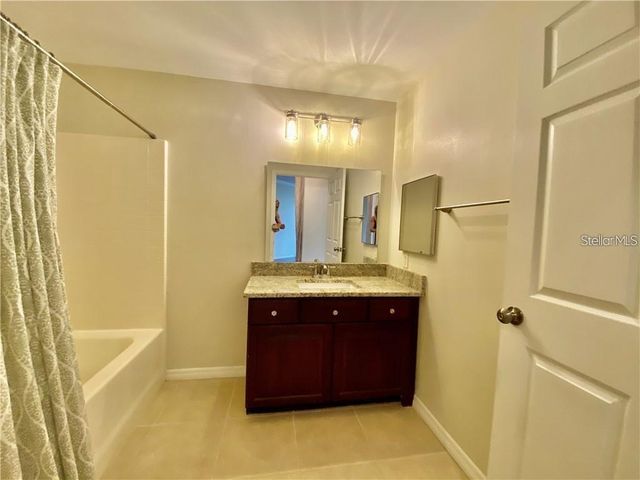 5655 BENTGRASS DRIVE 9-111, Sarasota, FL 34235