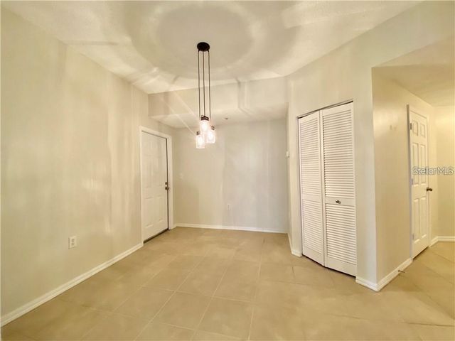 5655 BENTGRASS DRIVE 9-111, Sarasota, FL 34235