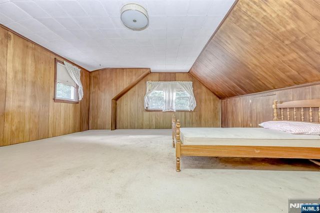 105 Arnot Place, Paramus, NJ 07652