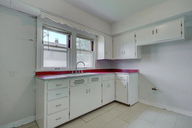 2724 N 53rd STREET, Milwaukee, WI 53210