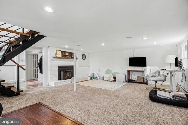 1824 RHODA AVE, Mount Joy, PA 17552