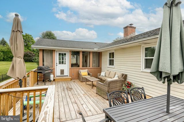 1824 RHODA AVE, Mount Joy, PA 17552