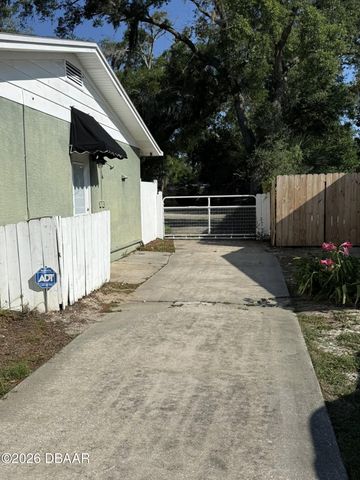 85 Warwick Avenue, Ormond Beach, FL 32174