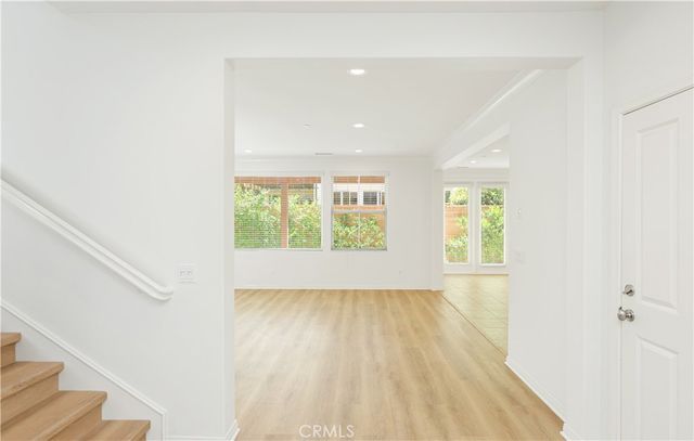 54 Lyndhurst, Irvine, CA 92620