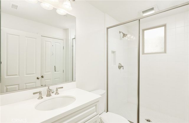 54 Lyndhurst, Irvine, CA 92620
