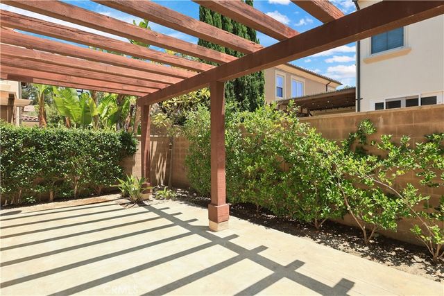 54 Lyndhurst, Irvine, CA 92620