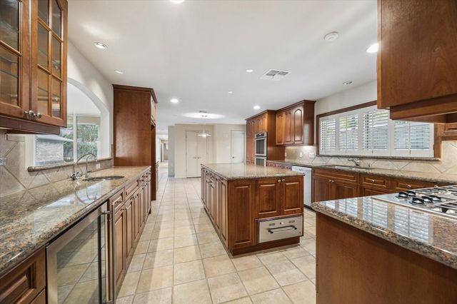 242 Maple Valley Road, Houston, TX 77056