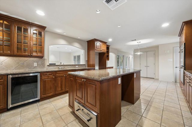 242 Maple Valley Road, Houston, TX 77056