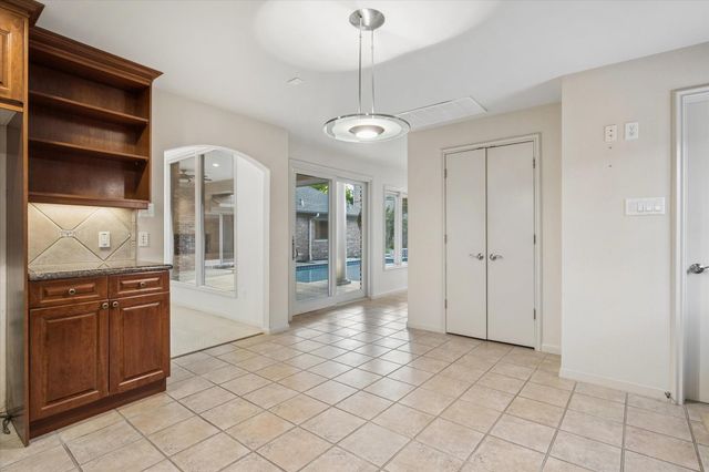 242 Maple Valley Road, Houston, TX 77056