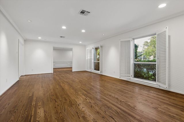 242 Maple Valley Road, Houston, TX 77056