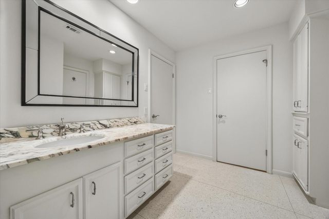 242 Maple Valley Road, Houston, TX 77056