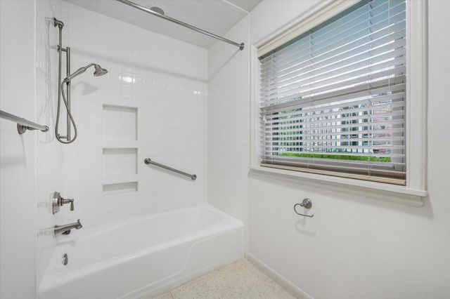 242 Maple Valley Road, Houston, TX 77056