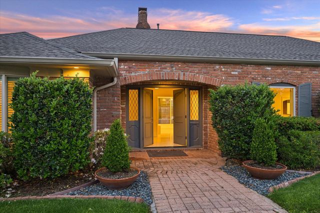 242 Maple Valley Road, Houston, TX 77056