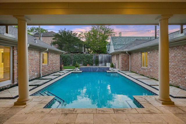 242 Maple Valley Road, Houston, TX 77056