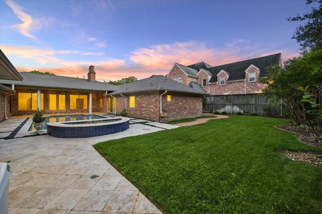 242 Maple Valley Road, Houston, TX 77056