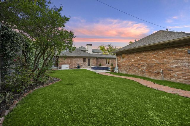 242 Maple Valley Road, Houston, TX 77056