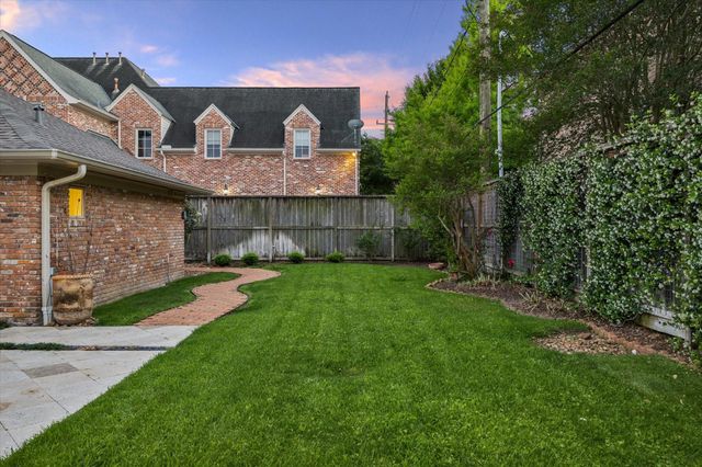 242 Maple Valley Road, Houston, TX 77056