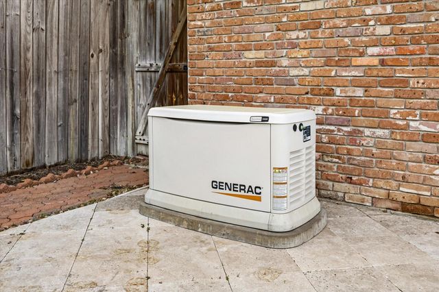 242 Maple Valley Road, Houston, TX 77056