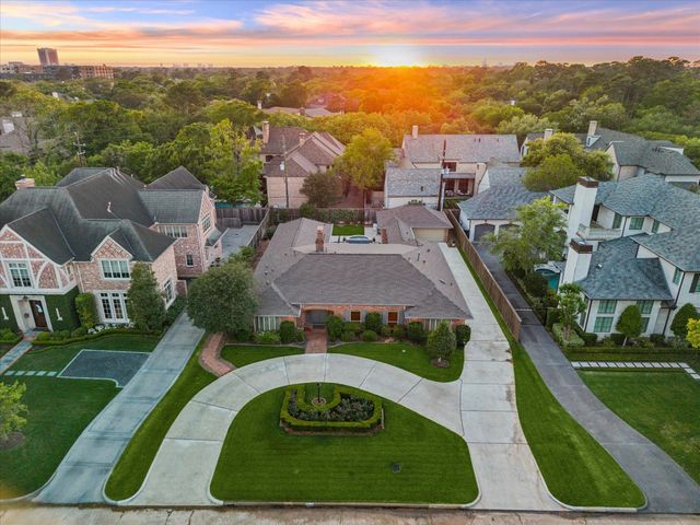 242 Maple Valley Road, Houston, TX 77056