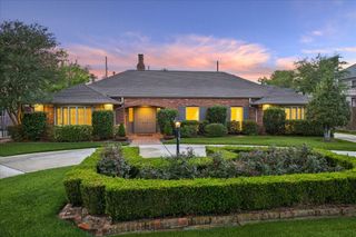 242 Maple Valley Road, Houston, TX 77056