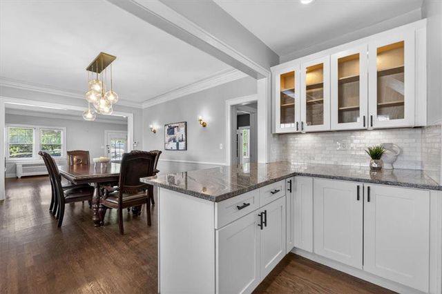 5850 Brookside Boulevard, Kansas City, MO 64113