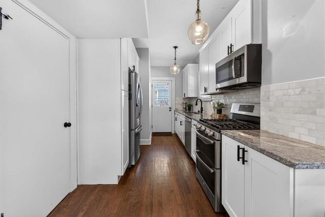 5850 Brookside Boulevard, Kansas City, MO 64113