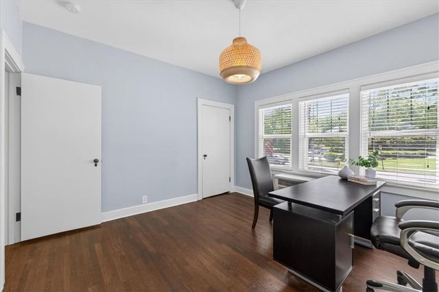 5850 Brookside Boulevard, Kansas City, MO 64113