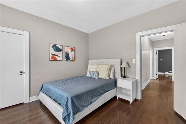 5850 Brookside Boulevard, Kansas City, MO 64113