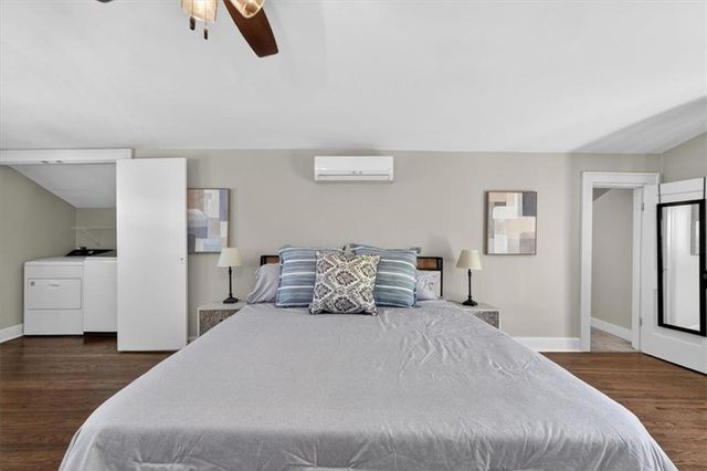 5850 Brookside Boulevard, Kansas City, MO 64113