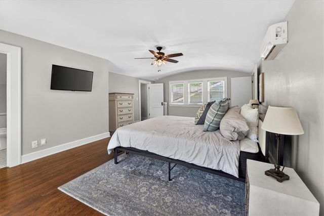 5850 Brookside Boulevard, Kansas City, MO 64113