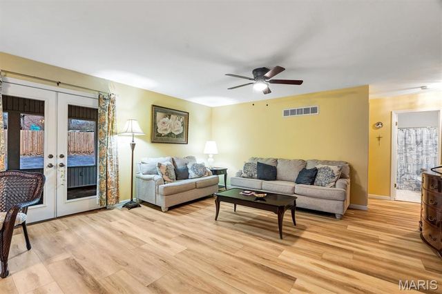 1031 Forder Square Drive, St Louis, MO 63129