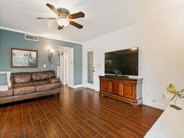 1409 Forestglen Drive, Lewisville, TX 75067