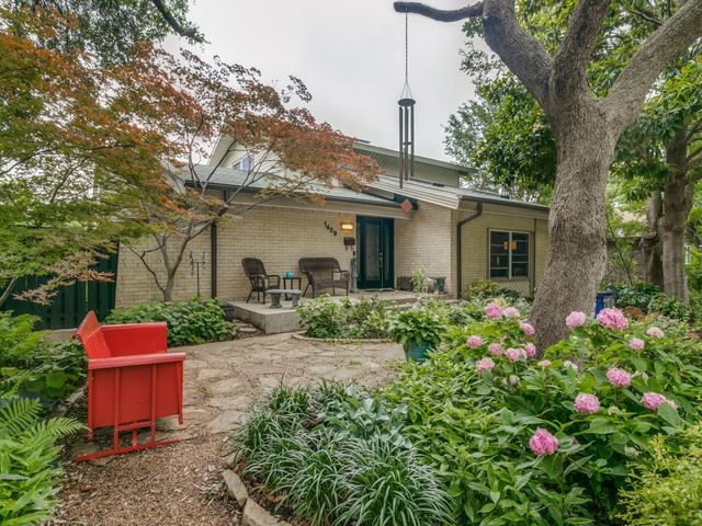 1409 Forestglen Drive, Lewisville, TX 75067
