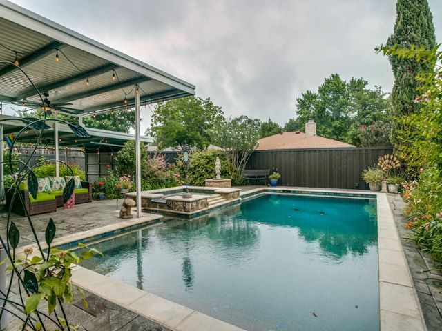 1409 Forestglen Drive, Lewisville, TX 75067