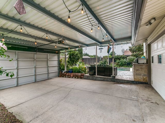 1409 Forestglen Drive, Lewisville, TX 75067
