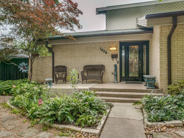 1409 Forestglen Drive, Lewisville, TX 75067