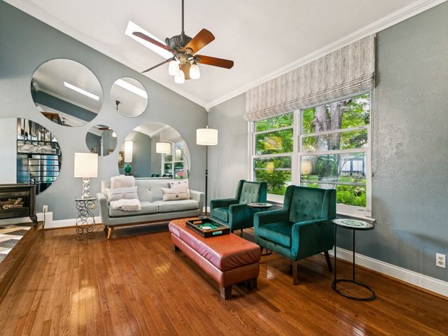 1409 Forestglen Drive, Lewisville, TX 75067