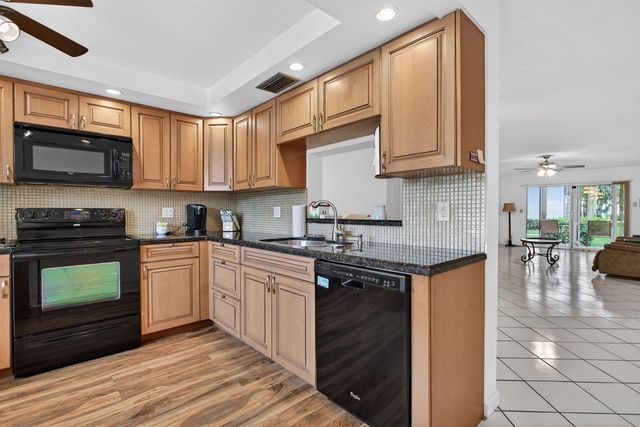 2201 Lucaya Bend A1, Coconut Creek, FL 33066