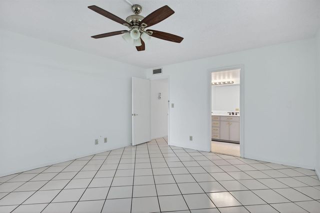 2201 Lucaya Bend A1, Coconut Creek, FL 33066
