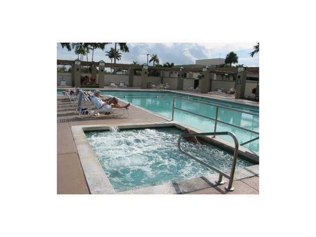 2201 Lucaya Bend A1, Coconut Creek, FL 33066
