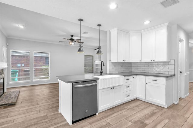 6923 Little Redwood Drive, Pasadena, TX 77505
