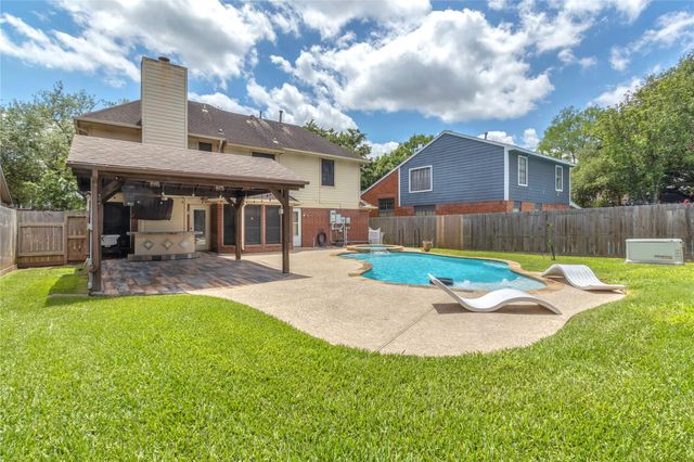 6923 Little Redwood Drive, Pasadena, TX 77505