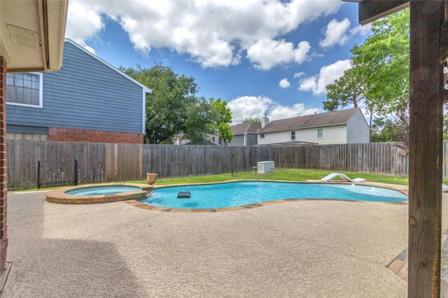 6923 Little Redwood Drive, Pasadena, TX 77505