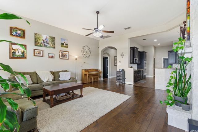 3335 HARVEST CRST, Marion, TX 78124