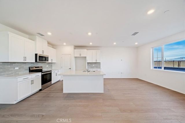 3560 S Eichler Paseo, Ontario, CA 91761