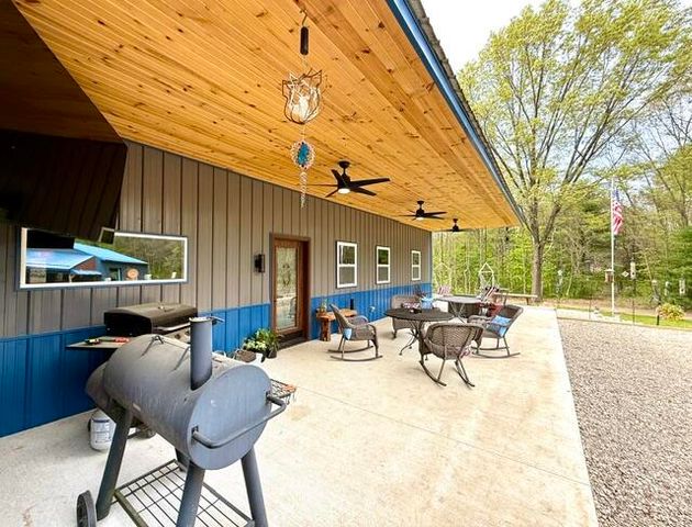 53815 Glenwood Road, Wayne Twp, MI 49047