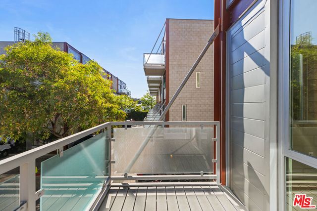 3450 Cahuenga Boulevard 801, Los Angeles, CA 90068