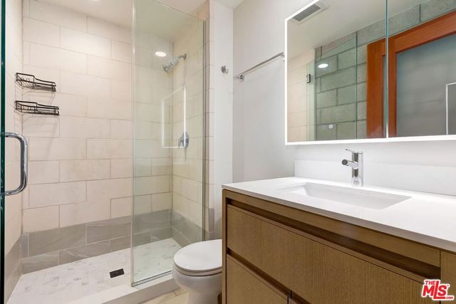 3450 Cahuenga Boulevard 801, Los Angeles, CA 90068