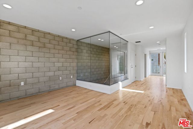 3450 Cahuenga Boulevard 801, Los Angeles, CA 90068